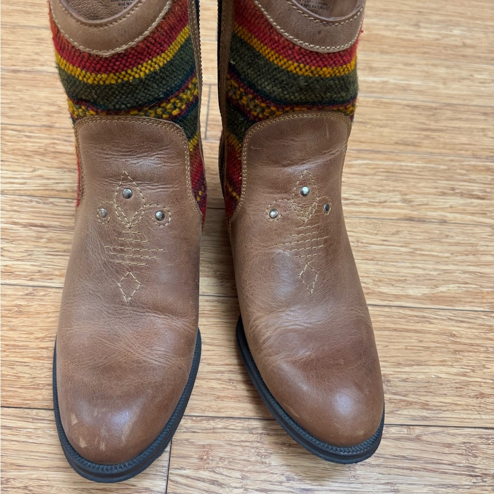 Born Tan Leather Boots